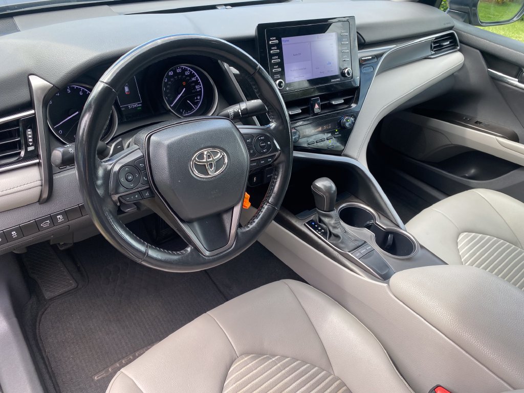 Used 2024 Toyota Camry SE FWD image 13