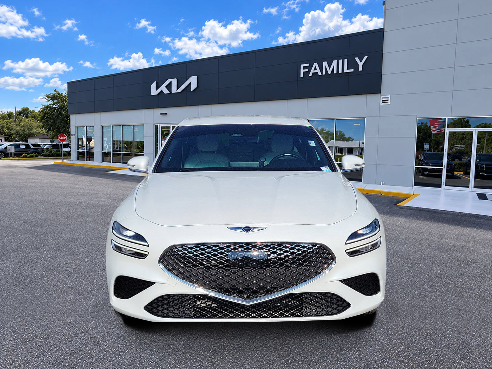 Used 2024 Genesis G70 2.5T AWD/4WD image 2