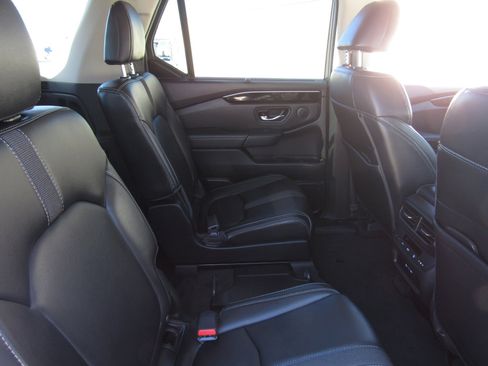 Certified 2025 Honda Pilot EX-L image 11