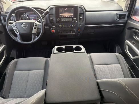 Used 2022 Nissan Titan SV RWD image 18