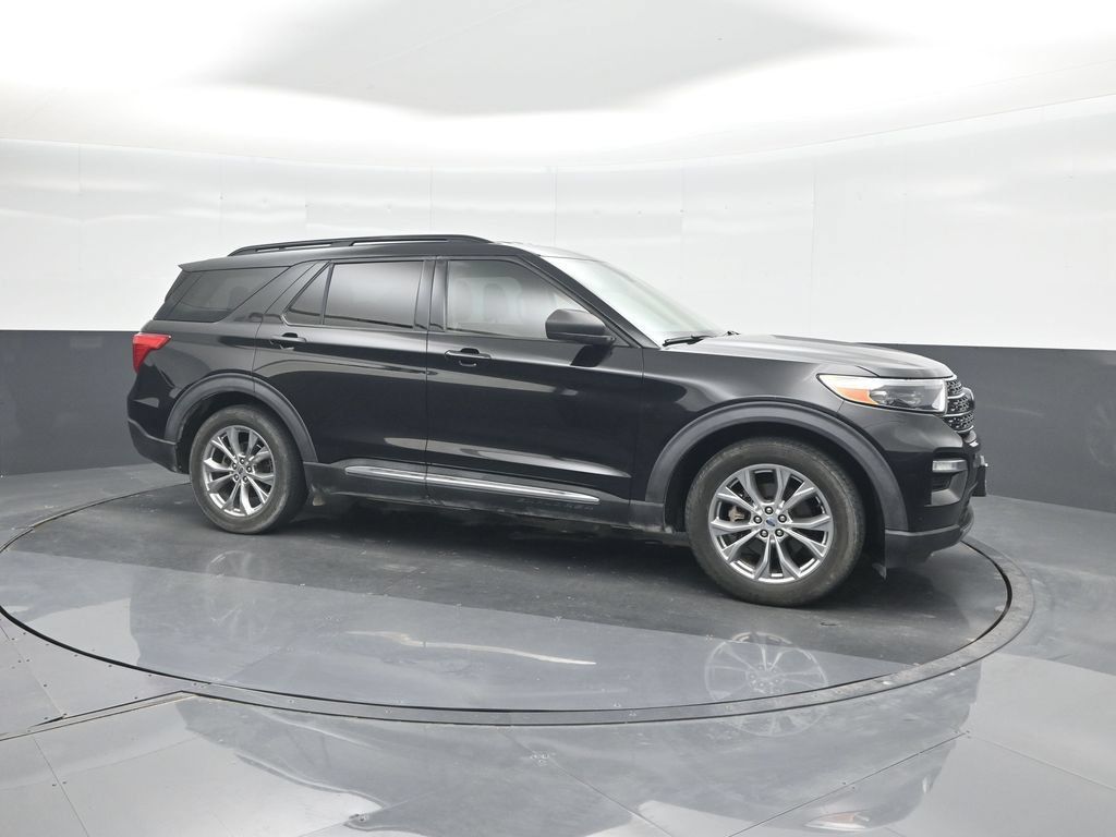Used 2021 Ford Explorer XLT w/ Equipment Group 202A RWD image 11