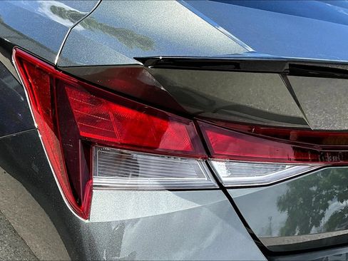 Used 2025 Hyundai Elantra Sport FWD image 26
