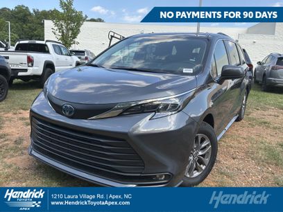 Used 2025 Toyota Sienna XLE