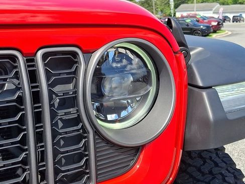 Used 2026 Jeep Wrangler Unlimited Rubicon AWD/4WD image 9