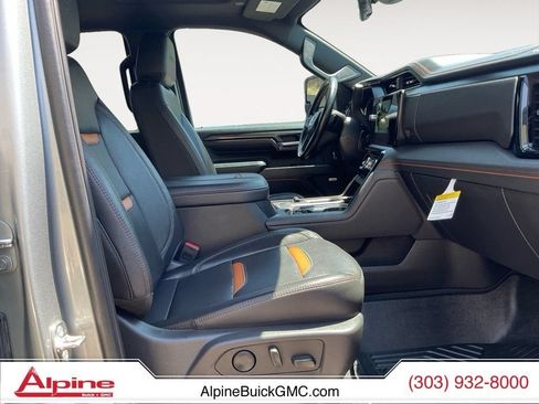 Used 2024 GMC Sierra 2500 AT4 w/ Technology Package AWD/4WD image 15