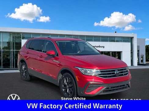 Certified 2022 Volkswagen Tiguan SE FWD image 1