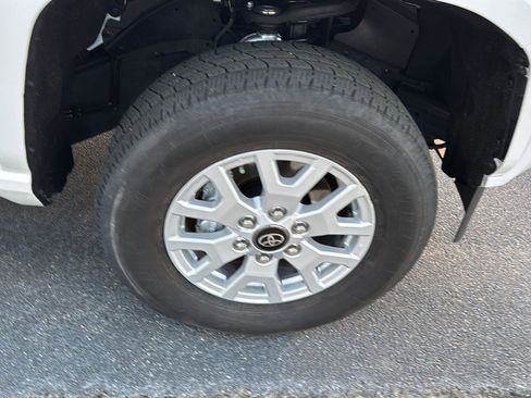 Certified 2024 Toyota Tacoma SR5 image 32
