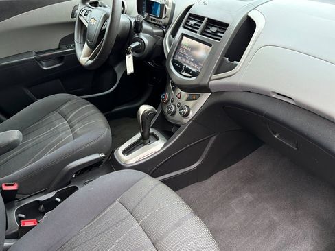 Used 2016 Chevrolet Sonic LT image 15