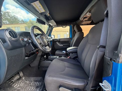 Used 2015 Jeep Wrangler Sport AWD/4WD image 10