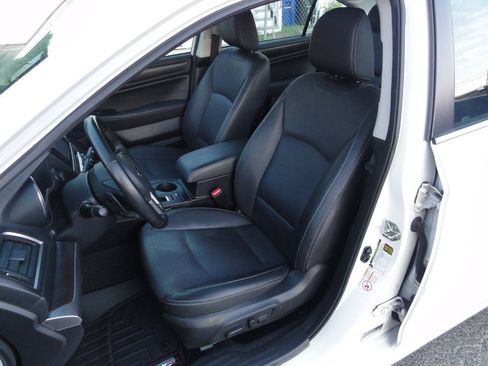 Used 2015 Subaru Legacy 3.6R Limited AWD/4WD image 10