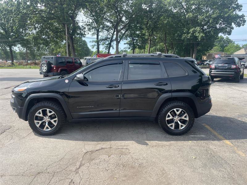Used 2017 Jeep Cherokee Trailhawk w/ Comfort & Convenience Group AWD/4WD image 8