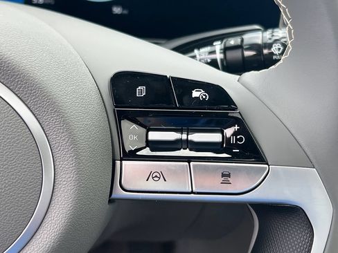 Certified 2025 Hyundai Elantra SEL FWD image 25