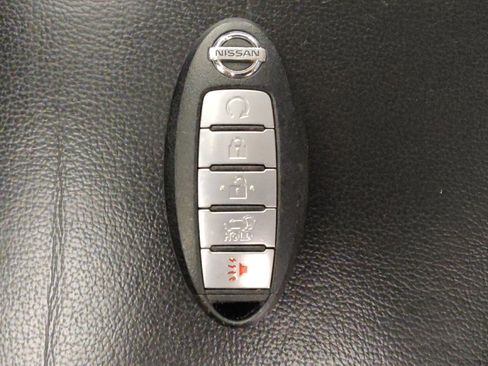 Used 2017 Nissan Pathfinder Platinum w/ Cargo Package FWD image 32