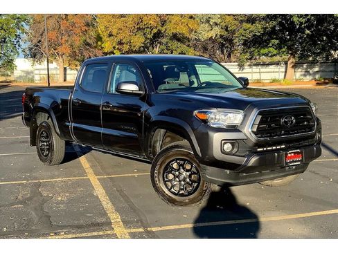 Used 2022 Toyota Tacoma SR5 image 2