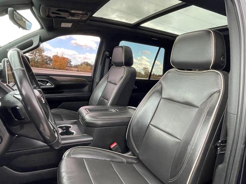 Used 2021 Chevrolet Tahoe Premier w/ Premium Package image 33