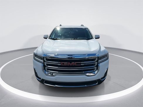 Used 2023 GMC Acadia SLT w/ LPO, Floor Liner Package image 3