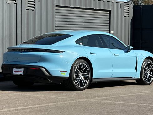 Used 2023 Porsche Taycan image 8