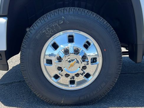 New 2026 Chevrolet Silverado 3500 High Country w/ High Country Premium Package AWD/4WD image 11