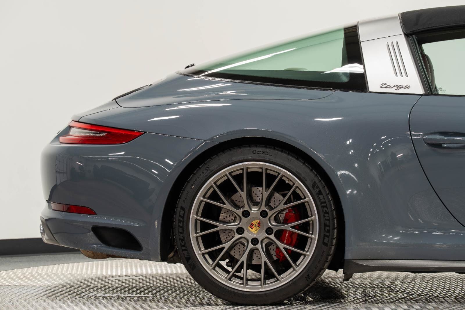 Used 2017 Porsche 911 Targa 4S AWD/4WD image 21