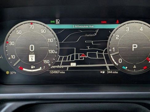 Used 2025 Land Rover Defender 110 S image 11