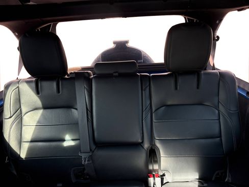 Used 2021 Jeep Wrangler Unlimited Sahara w/ Cold Weather Group image 17