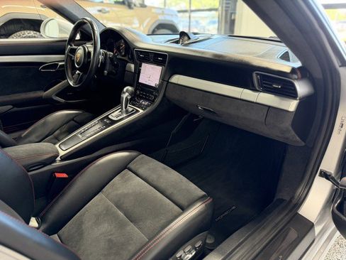 Used 2018 Porsche 911 GT3 RWD image 15