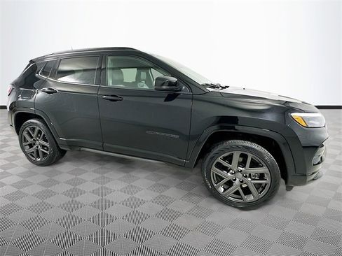Used 2024 Jeep Compass Limited w/ High Altitude Package image 8