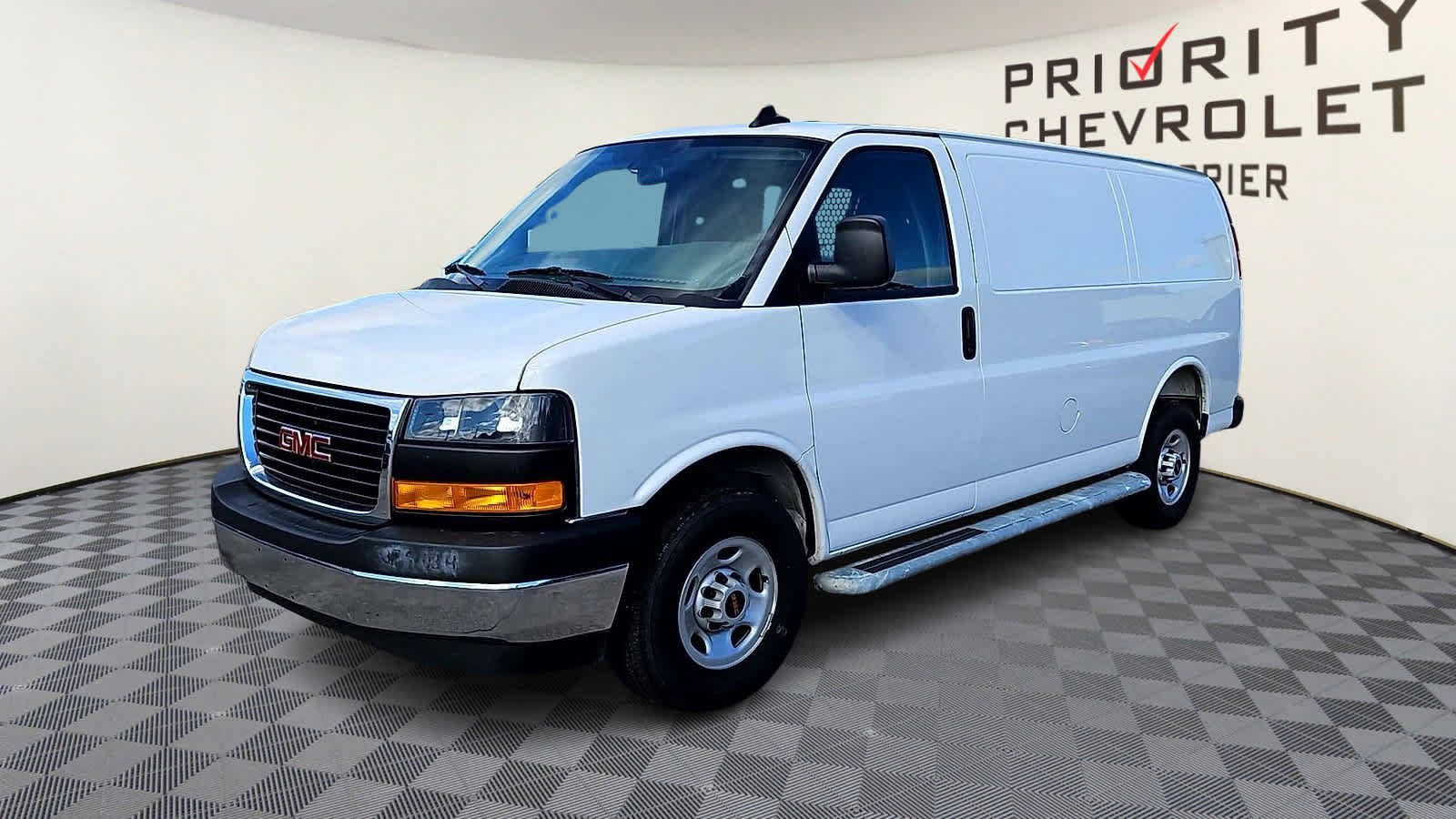 Used 2025 GMC Savana 2500 w/ Driver Convenience Package RWD image 4