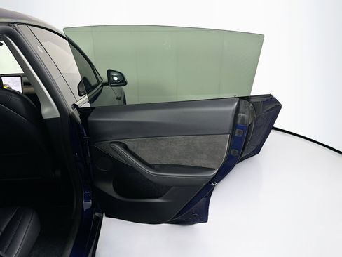 Used 2024 Tesla Model Y Long Range image 30