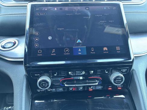 Used 2022 Jeep Grand Cherokee L Overland w/ Luxury Tech Group IV AWD/4WD image 20
