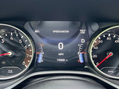 Used 2018 Jeep Compass Latitude w/ Popular Equipment Group AWD/4WD image 12