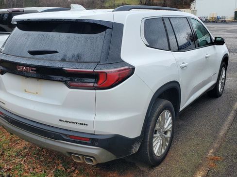 Used 2024 GMC Acadia Elevation image 10