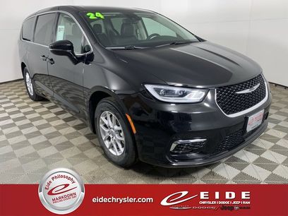 Used 2024 Chrysler Pacifica Touring-L