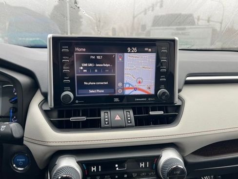 Used 2019 Toyota RAV4 Limited image 16