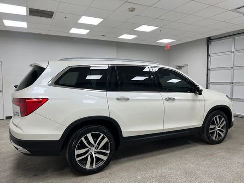 Used 2017 Honda Pilot Touring image 11