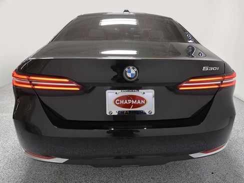 Used 2025 BMW 530i w/ Premium Package image 4