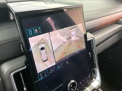 Certified 2025 GMC Yukon Denali image 27