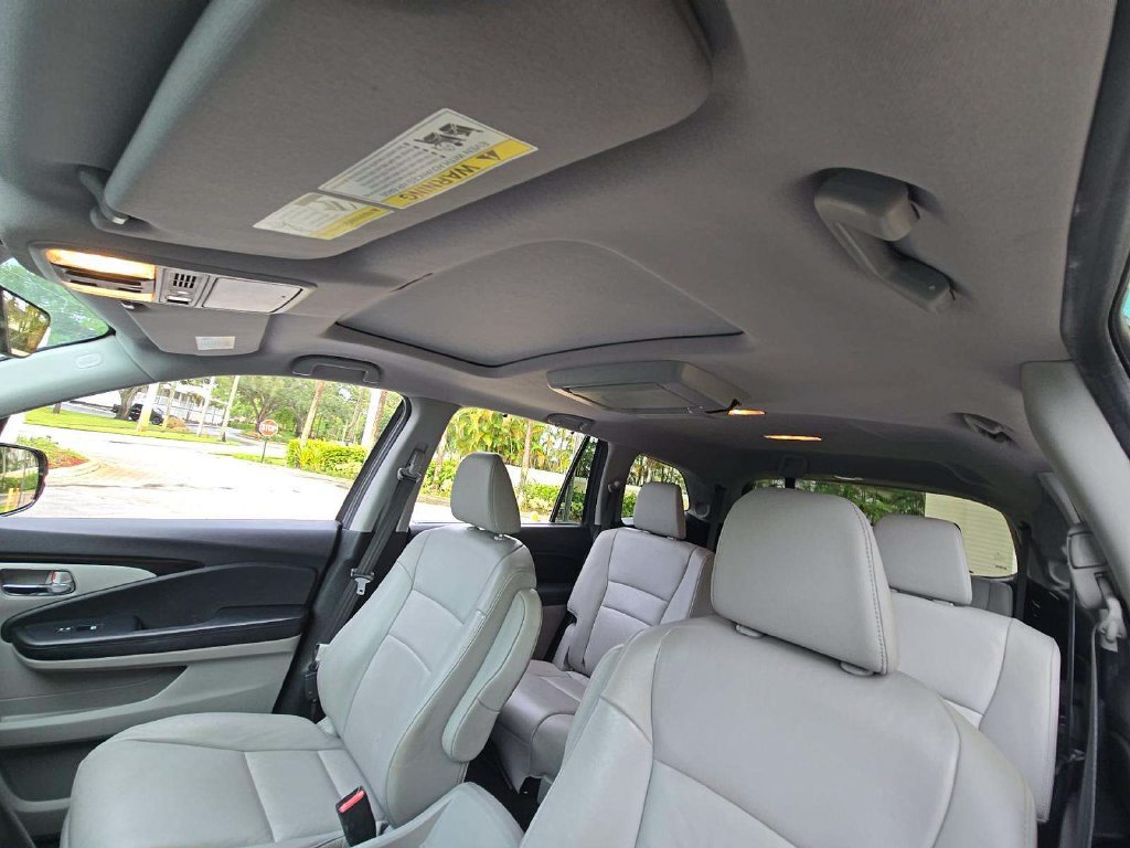 Used 2019 Honda Pilot Touring image 17