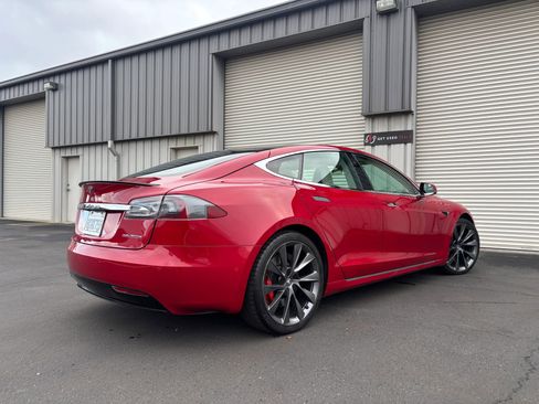 Used 2019 Tesla Model S Performance image 8