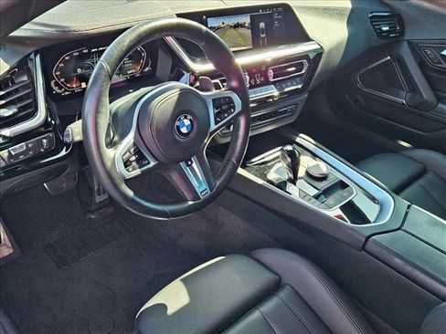 Used 2022 BMW Z4 M40i w/ Driving Assistance Package RWD image 9