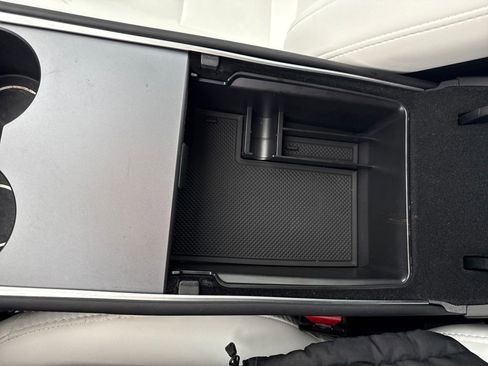 Used 2024 Tesla Model Y Long Range image 26