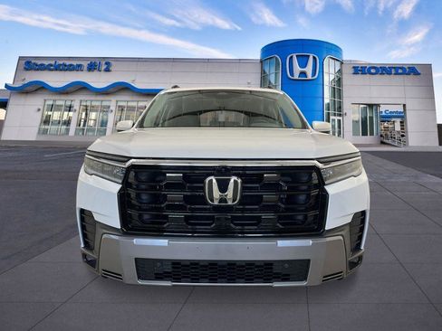 New 2026 Honda Pilot Touring image 10