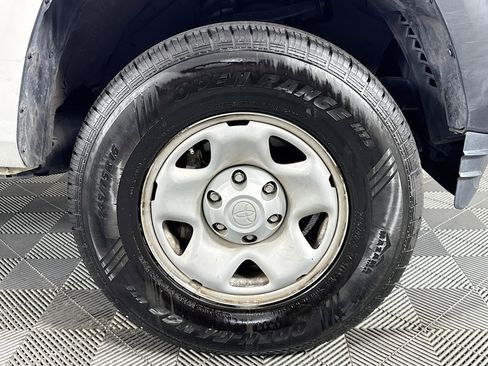 Used 2020 Toyota Tacoma SR image 27