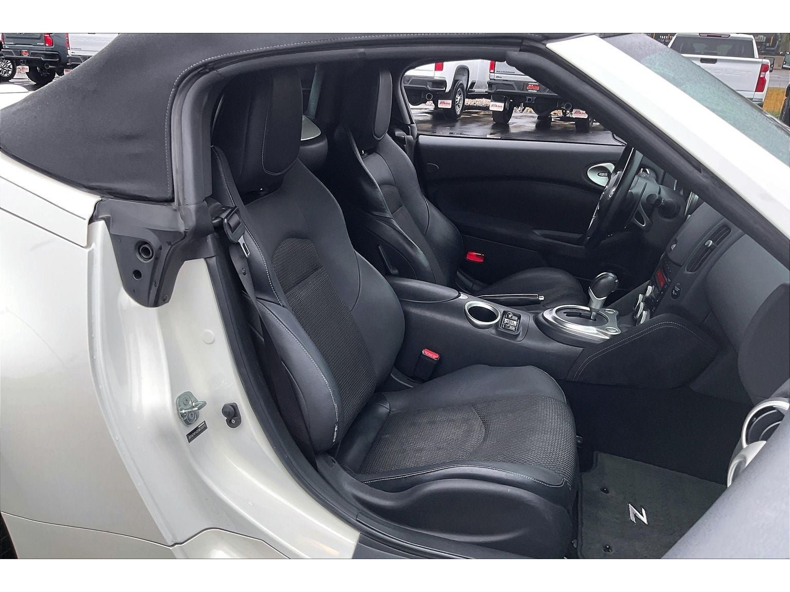 Used 2014 Nissan 370Z Touring w/ Sport Package RWD image 7