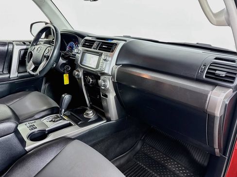 Used 2016 Toyota 4Runner SR5 Premium AWD/4WD image 32