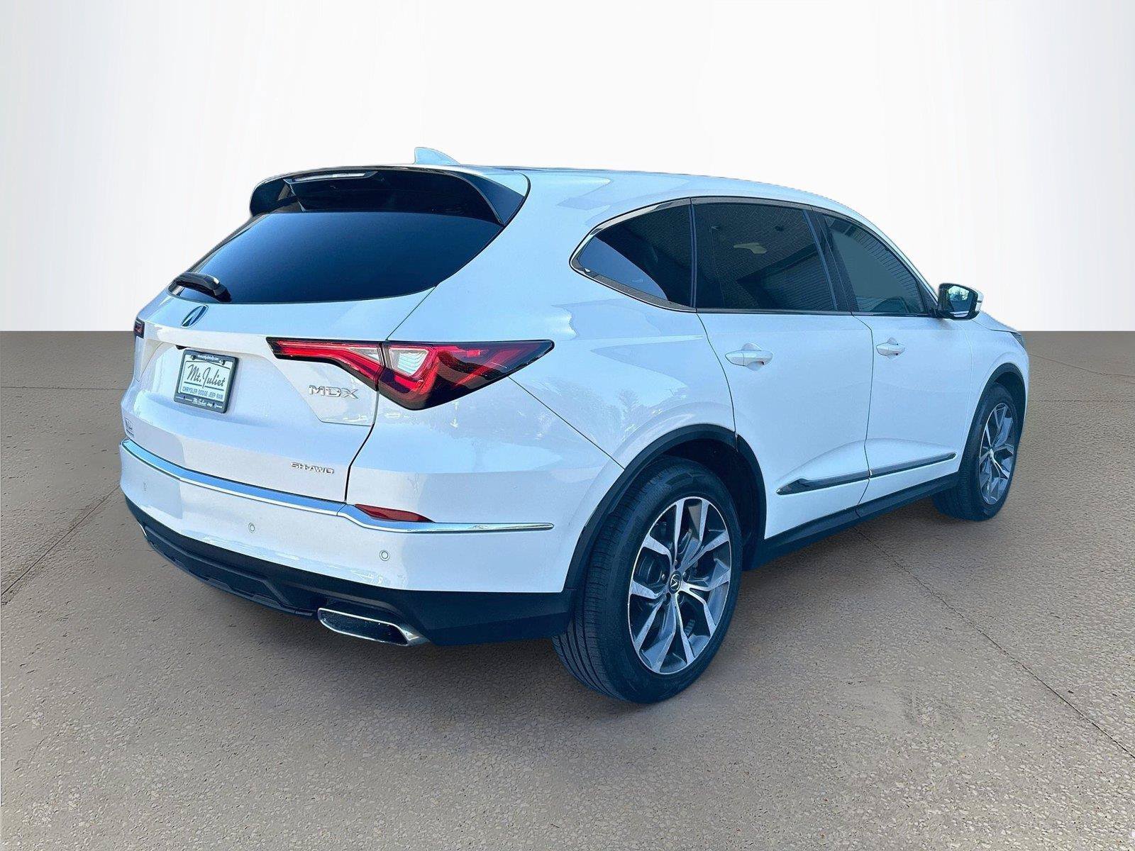 Used 2023 Acura MDX w/ Technology Package AWD/4WD image 4