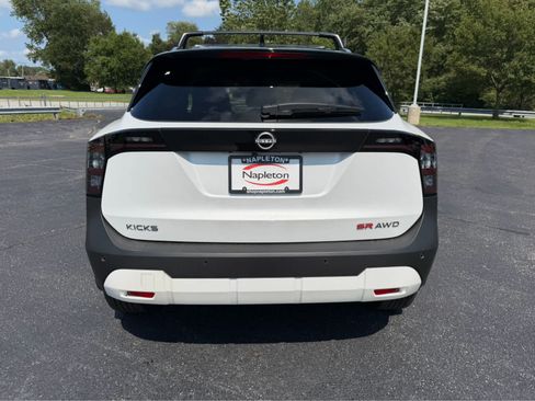 Used 2026 Nissan Kicks SR w/ Cold Weather Package AWD/4WD image 6