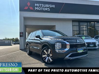 New 2025 Mitsubishi Outlander SE