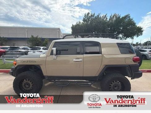 Used 2013 Toyota FJ Cruiser 4WD w/ Upgrade Pkg image 1