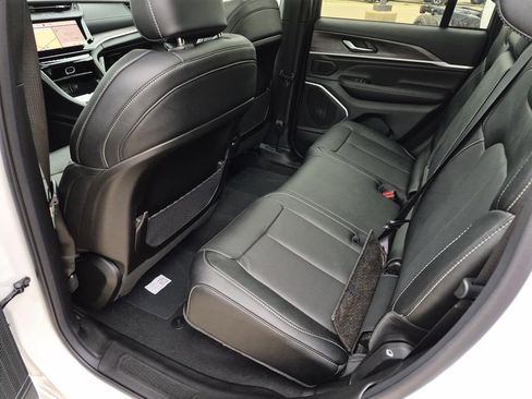 New 2026 Jeep Grand Cherokee Limited AWD/4WD image 13